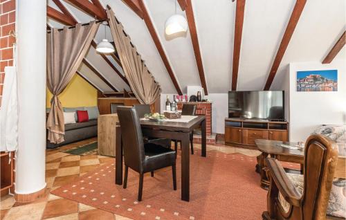 Oklaj Casa | Amazing Home In Oklaj With Wifi
