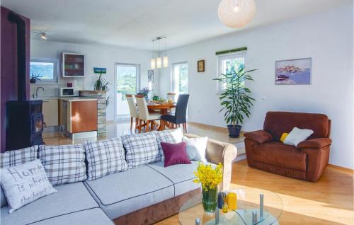 Zvecanje Casa | Amazing Home In Omis With 3 Bedrooms, Wifi And Outdoor Swimming Pool
