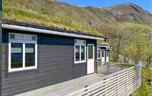 Ulstein Municipality Casa | Amazing Home In Ørsta With Wifi