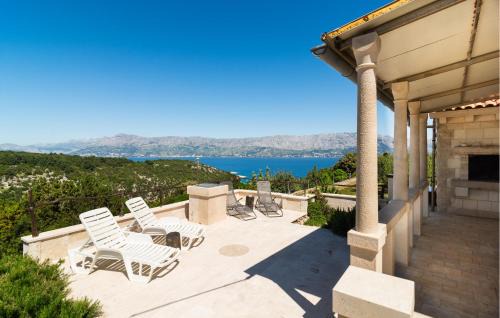 Pucisca Casa | Amazing Home In Pucisca With Lake View
