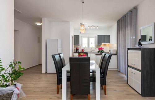 Skatari Casa | Casa acogedora en Pula con cocina