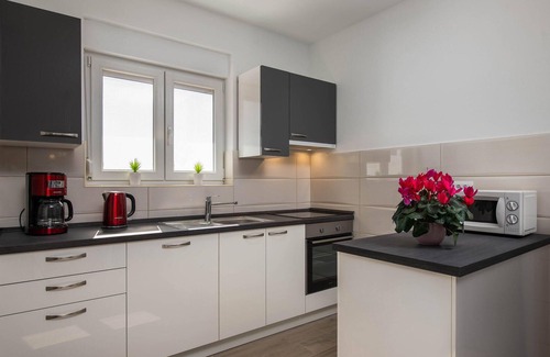 Skatari Casa | Casa acogedora en Pula con cocina