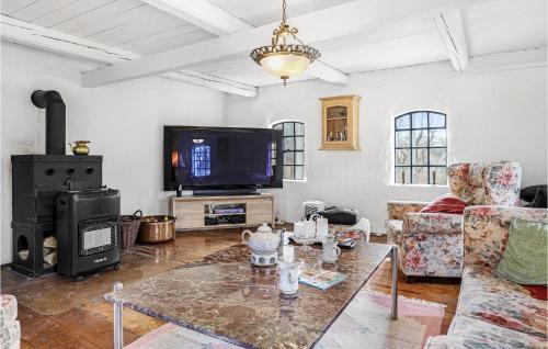 Ronne Casa | Amazing Home In Rønne With Kitchen
