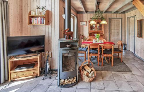 Muritz Casa | Amazing Home In Rechlin With Kitchen