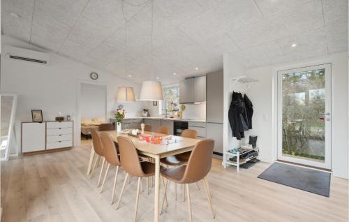 Lihme Casa | Amazing Home In Spøttrup With Wifi