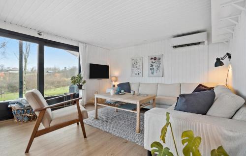 Lihme Casa | Amazing Home In Spøttrup With Wifi