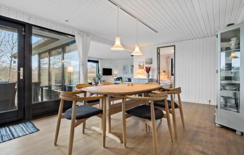Lihme Casa | Amazing Home In Spøttrup With Wifi