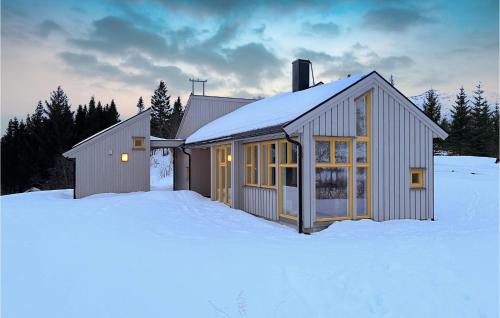 Stamsund Casa | Amazing Home In Stamsund With Kitchen