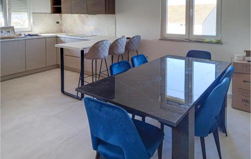 Tinj Casa | Amazing Home In Tinj With Kitchen