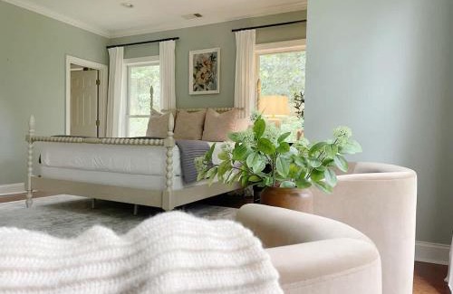 Whitemarsh Island Casa | Amazing Home & Modern Airstreams Near Beach & City Sleeps 22!