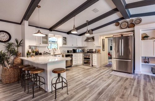 Middleburg Casa | Amazing Home on Black Creek |Watersports Fun |Hot Tub |Firepit |BBQ |Boat Parking|Close to Boat Ramp