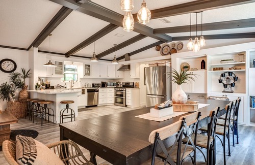 Middleburg Casa | Amazing Home on Black Creek |Watersports Fun |Hot Tub |Firepit |BBQ |Boat Parking|Close to Boat Ramp