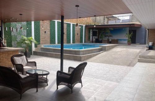 Macará Casa | Amazing home with outdoor space, Pool and Parking