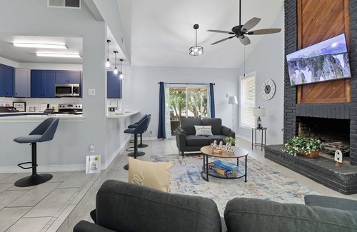 North San Antonio - SAT Casa | Amazing home with Pool, Jacuzzi, Fire Pit, near Airport, Sea World & River Walk