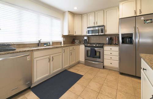 Harters Heights Casa | Amazing house 1 block from ND- sleeps 13