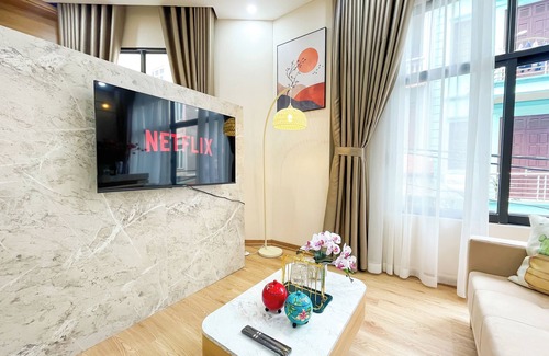 Tay Ho Hotel | Amazing Housing Lac Long Quan