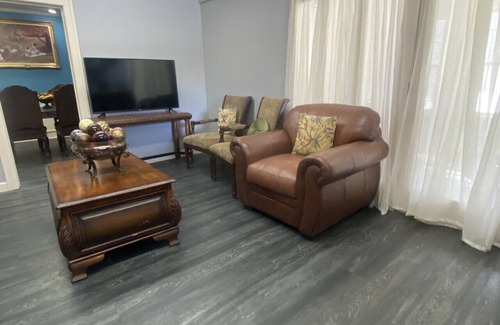 Willmar Casa | Amazing & HUGE 3-Bedroom Home In Willmar MN- BEST PRICE