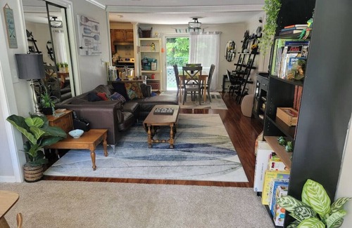 Gainesville Cabaña | Amazing Lake Front Cottage with Dock and Firepit
