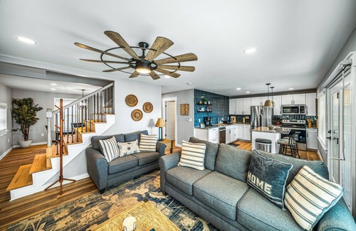Chapin Casa | Amazing Lake Murray Views from this Chapin 3 bed 3 bath.