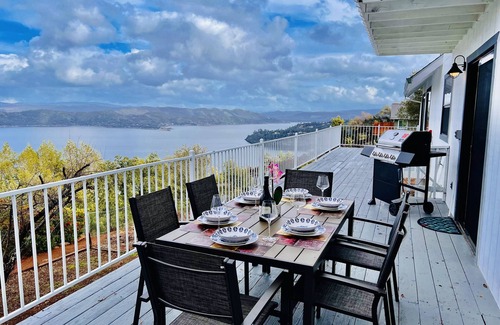 Kelseyville Casa | Amazing Lake View Home w Pool table Ping-Pong BBQ Deck, Watch Sunset
