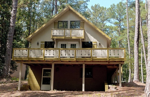 Pine Mountain Chalet De Esquí | Amazing Lake view chalet directly across from our pool