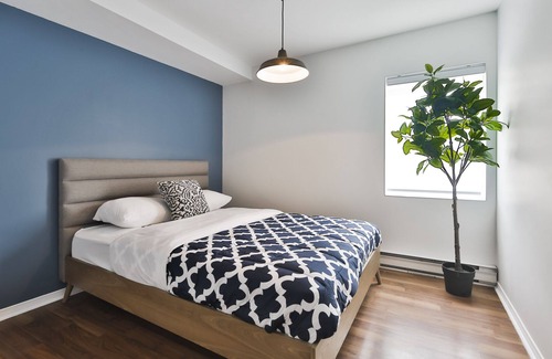 Cote-Saint-Paul Condominio | Amazing Location and large space - 4 Bdrs MTL - Modern look perfect for families