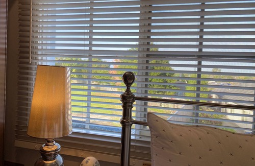 Bentleigh East Casa | Amazing location, clean gorgeous room FREE CONTINENTAL BREAKFAST AND TOILETRIES