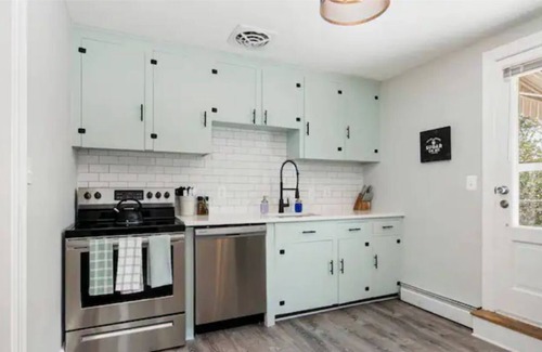 Frederick Apartamento | Amazing location--Baker Park in Historic Frederick