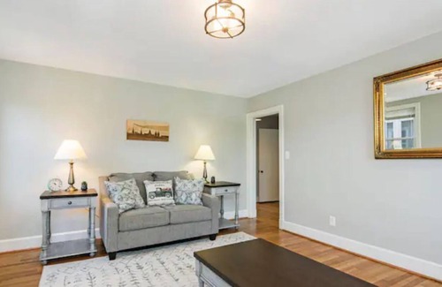 Frederick Apartamento | Amazing location--Baker Park in Historic Frederick