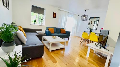 Tower Hamlets Apartamento | Amazing Location - City of London- 2 Bedroom Stunning Canal View House With Private Garden,Parking & Balcony