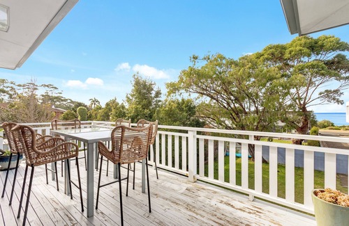 Vincentia Casa | Amazing location, close to Moona Moona Creek, beach, restaurants, cafes
