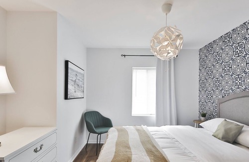 Cote-Saint-Paul Casa | Amazing Location - Giant Patio - 8 bedrooms (4.9* airbnb)