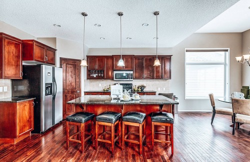 Royal Oak Casa | AMAZING LUXURIOUS HOME IN ROYAL OAK