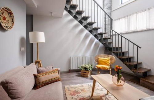 Macka Apartamento | Amazing Luxury Duplex High Ceiling Patio! #403