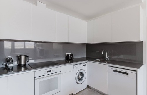 Palma-Palmilla Apartamento | Amazing Martiricos - La Roca 2BR w/Washer, nr Food, by Blueground
