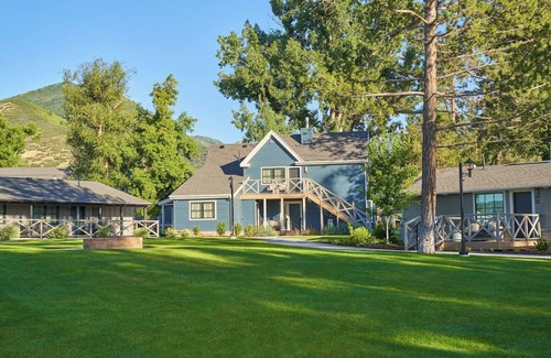 Midway Hotel | Amazing Midway Getaway! 3 Relaxing Haven w/ Resort Amenities, Ski Golf Nearby!