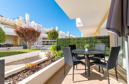 Cabanas Apartamento | Amazing & Modern Apartment in Cabanas Beach with direct pool access (Sleeps 4)