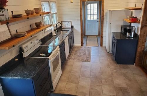 Pisgah Forest Casa | Amazing Mountain Views - Close to Pisgah, Dupont, & Downtown