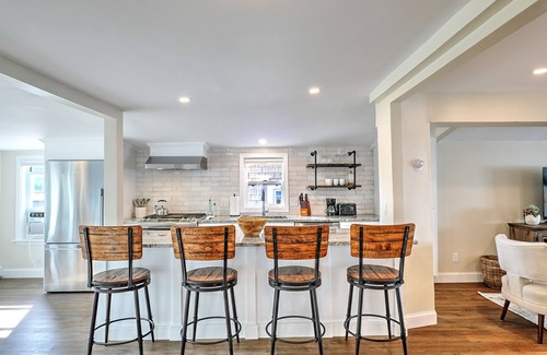 Riverside Casa | Amazing New England views - Private beachfront by Sabin Point!