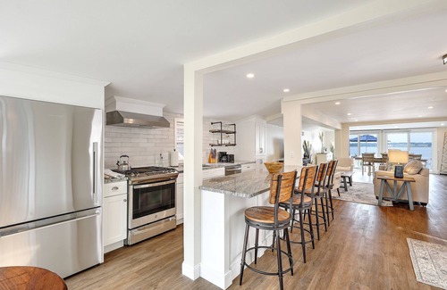 Riverside Casa | Amazing New England views - Private beachfront by Sabin Point!