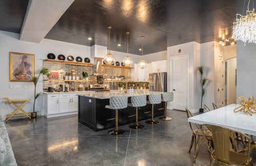 Hurricane Casa | Amazing New Home with Trailer Parking, large pool and spa. Even has a mini golf area!