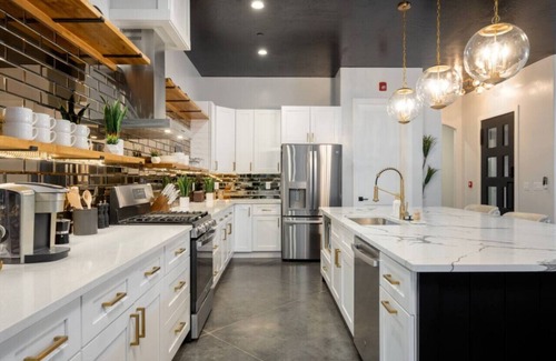 Hurricane Casa | Amazing New Home with Trailer Parking, large pool and spa. Even has a mini golf area!