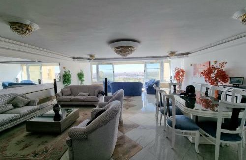 Cairo Apartamento | Amazing Nile View and Pyramids Apartment