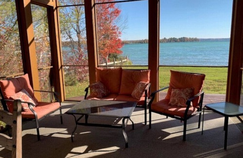 Rapid City Casa | ASOMBROSO Norte Elk Lake Getaway