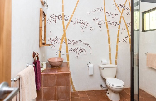 Portalón Casa | Casa Tucán, Casa Vacacional, Vistas al Mar, Catarata Privada