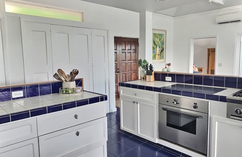 Hart Bay Villa | Villa de lujo con excelentes vistas al mar - Privada y cerca de la ciudad