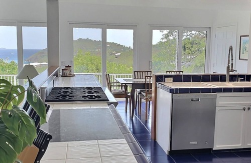 Hart Bay Villa | Villa de lujo con excelentes vistas al mar - Privada y cerca de la ciudad
