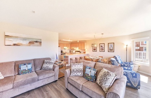 Long Beach Condominio | Amazing Ocean Views, Pets Ok, Walk To Town and Beach (Breeze)