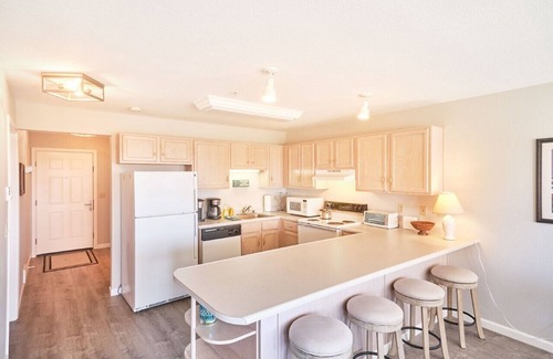 Long Beach Condominio | Amazing Ocean Views, Pets Ok, Walk To Town and Beach (Breeze)