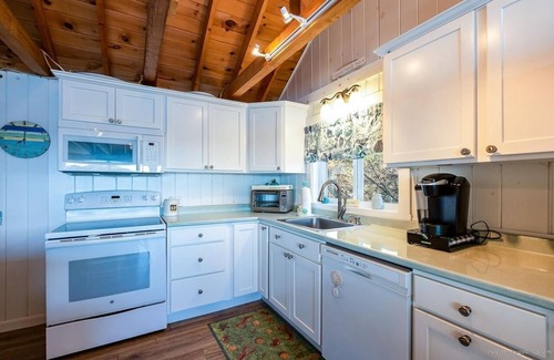 Sebascodegan Island Casa | Amazing Oceanfront Private Cottage Deep H2O Dock